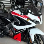 मार्केट में खलबली मचाने आई 200cc इंजन वाली Bajaj Pulsar RS 200, लुक और फीचर्स ने किया दीवाना!